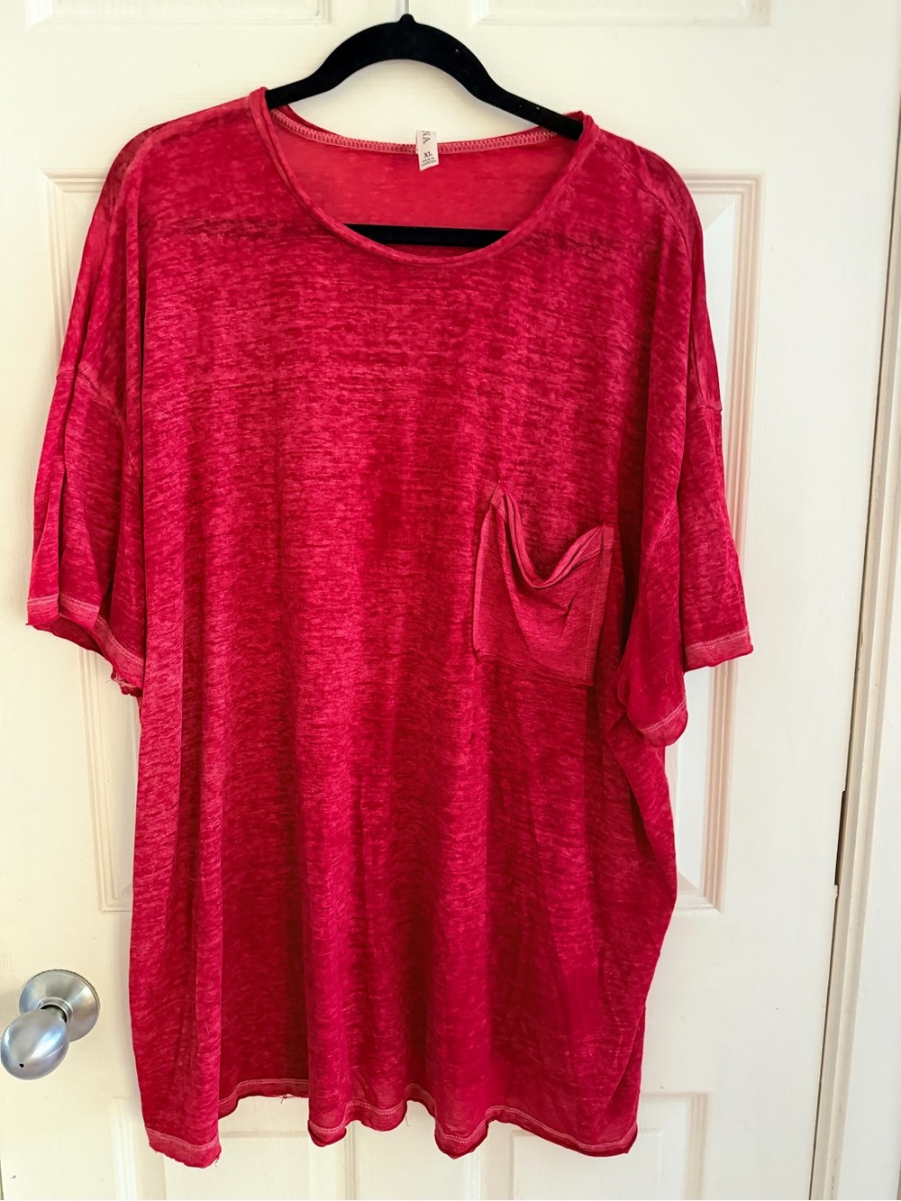 Zenana Oversized Burnout Boyfriend Tee w/Pocket & Raw Hem-Wine (burgundy)